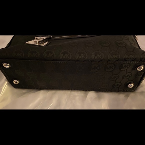 ✨NWOT MICHAEL Michael Kors Purse✨ - Picture 9 of 16